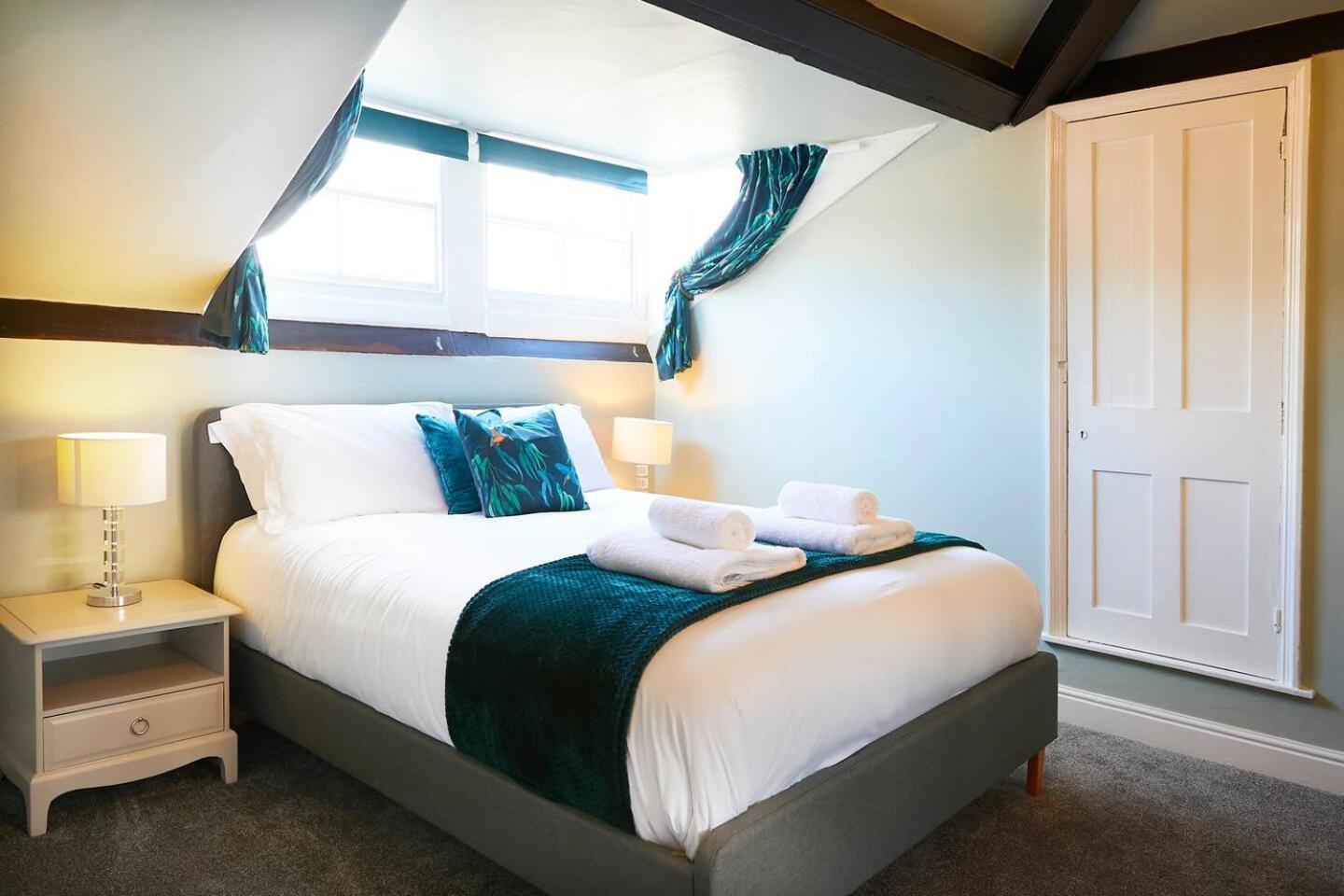 The Penthouse Queen Margaret'S Lodge Scarborough Eksteriør bilde