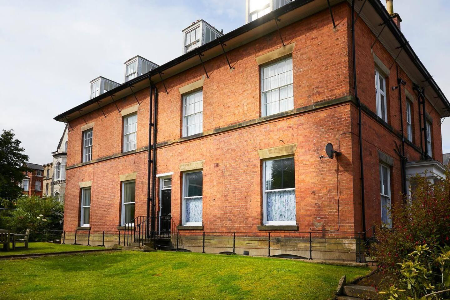 The Penthouse Queen Margaret'S Lodge Scarborough Eksteriør bilde